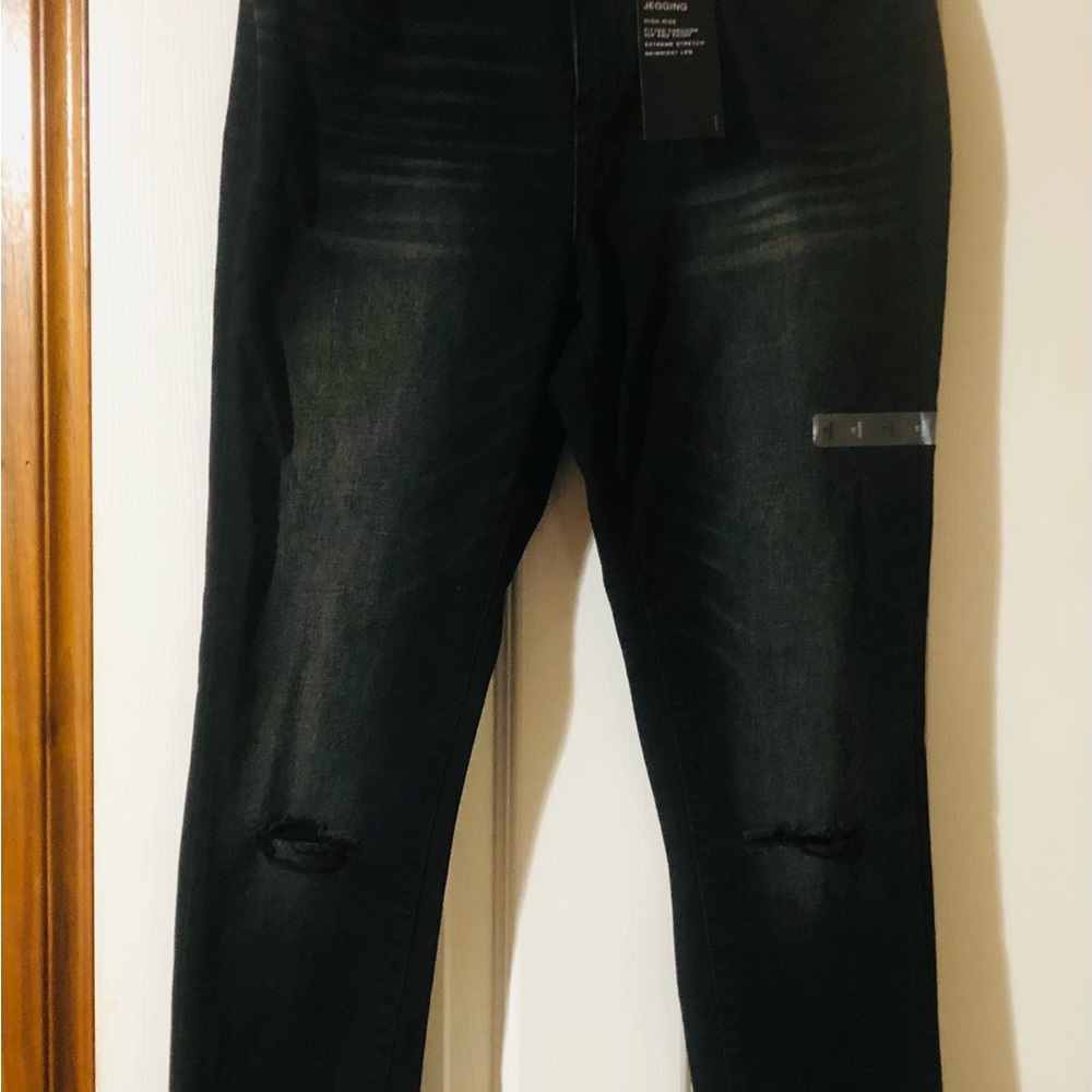 A.N.A. High Rise Jegging Black Size 10 Distressed Extreme Stretch Skinniest Leg - Picture 7 of 8